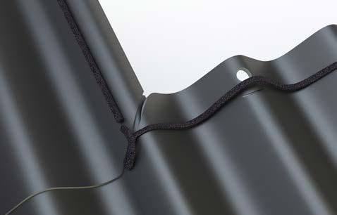 MONTAGEVEJLEDNING BØLGEPLADER 11 Montering Cembrit PVC Skumstrimmel For at sikre tætheden på taget monteres 4,5 mm PVC Skumstrimmel på tværs af pladen.