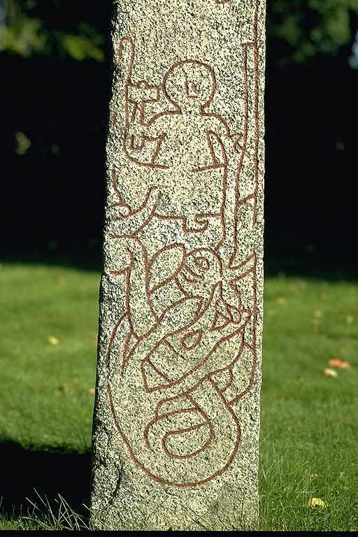 Hvordan fungerede den gamle religion Glavendrupstenen: "Ragnhild satte denne sten efter Alle den blege, viernes gode, hirdens højværdige thegn.