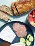 Groft sandwichbrød med enten: æggesalat, skinkesalat, tunsalat, leverpostej, flæskesteg
